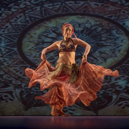Shakti Fusion Bellydance, waar yoga, buikdans & andere dansstijlen samenkomen, we ons vrouw zijn vieren. Dance the goddess within!